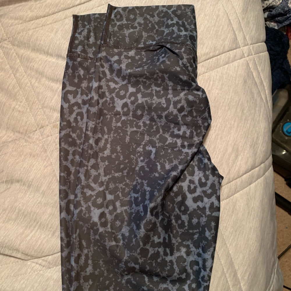 Zyia Snow Leopard Scrunchy What Workout Pants